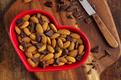 Celebrate a healthier Mother’s Day, with almonds!